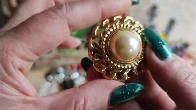 70.Что у меня еще блестит в шкатулках? смотреть онлайн