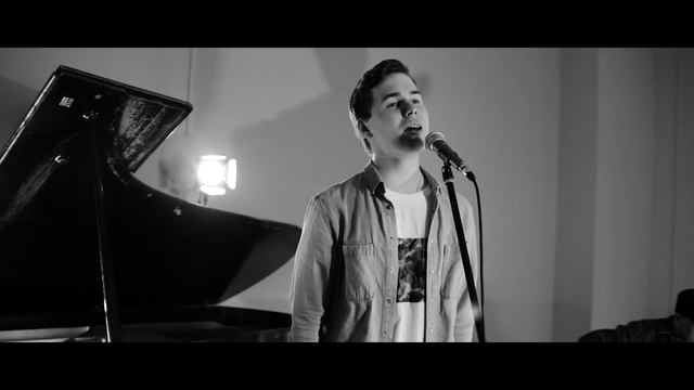 "Hello" - Lionel Richie (cover) - Ivan Dyatlov feat. Victor Bereg (Batumski) & Aleksandr Malov смотреть онлайн
