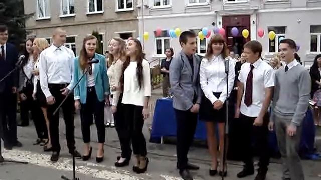 Выступление одиннадцатиклассников на линейке "Первый звонок" СШ №3 г.Логойска смотреть онлайн