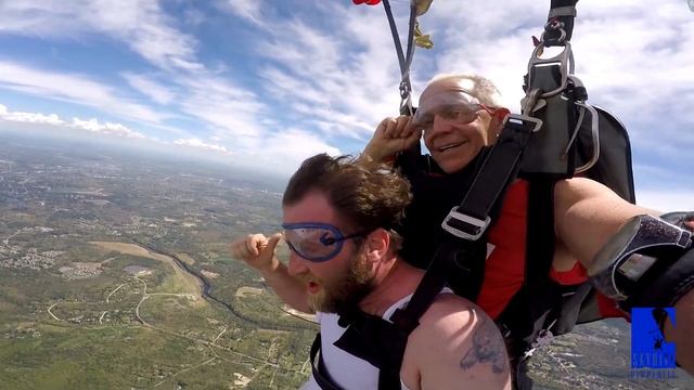 William Caggiano - Skydive Pepperell - www.skyjump.com смотреть онлайн