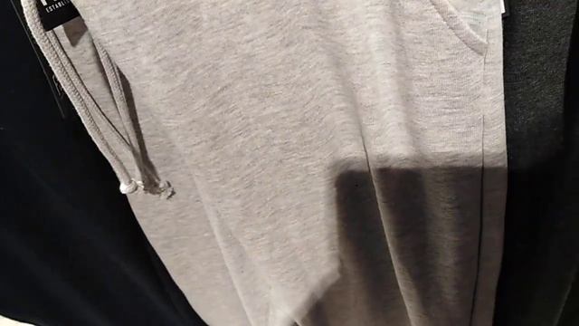 Прогулка в центре по магазинам в черную пятницу смотреть онлайн