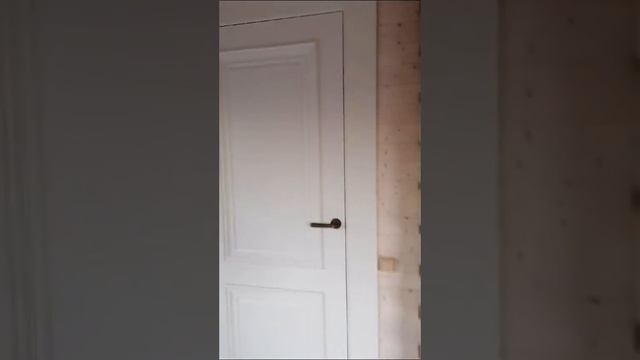 Установка дверей в деревянном доме из оцилиндрованных брёвен. смотреть онлайн