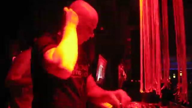 Dj Фонарь в Сыктывкаре.AVI смотреть онлайн