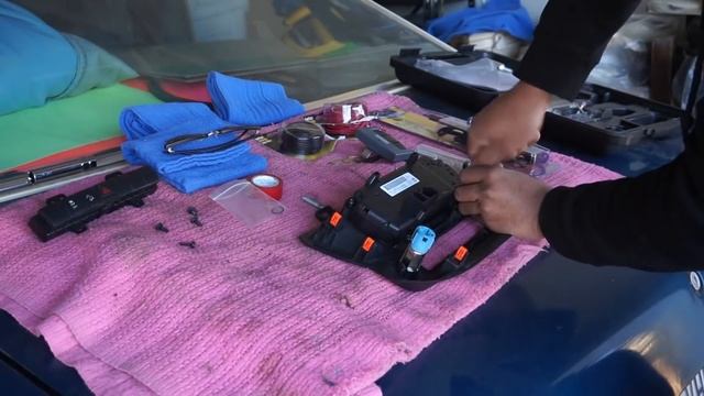 $2 Hidden Garage Door Button Mod! [DIY and Super Easy!] смотреть онлайн