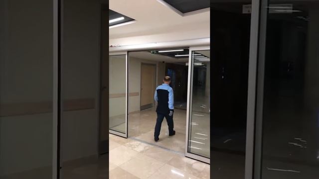 Çift Kanat Otomatik Kapı смотреть онлайн