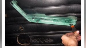 Зняття обшивки передніх дверей на ВАЗ 2106 - 2107