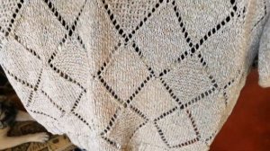 "Ромбомания" Стильный джемпер спицами. Узоры с ромбами.