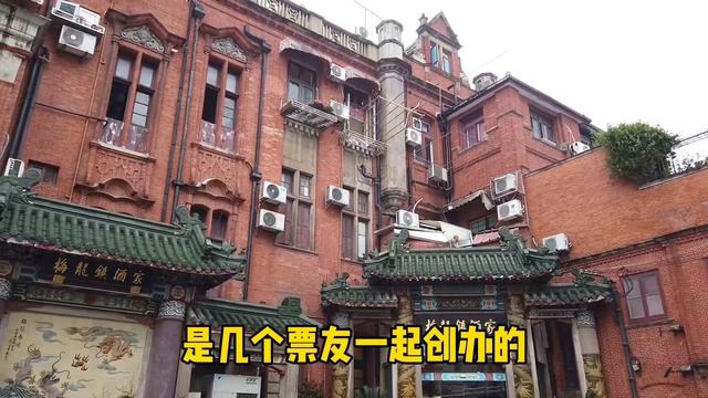 上海人过年逛南京东路吗？但是这条街肯定会去逛的，老字号挺多的 смотреть онлайн