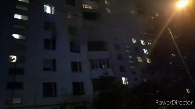 Страшный ПОЖАР 🔥 в Москве на улице Маленковская 12 , всего одна сигарета 🚬 смотреть онлайн