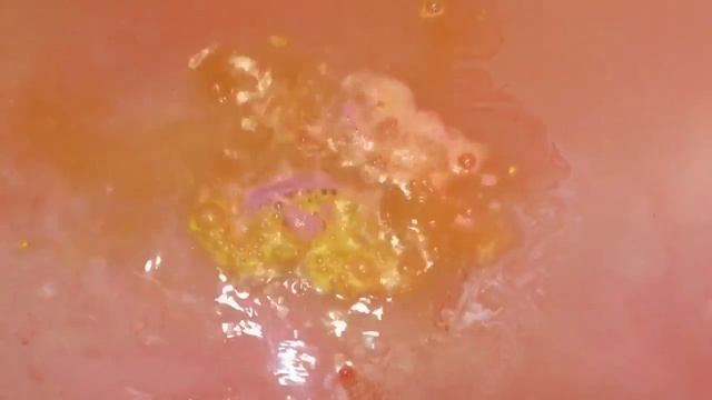 Lush "Which Came First 2017" bath bomb смотреть онлайн
