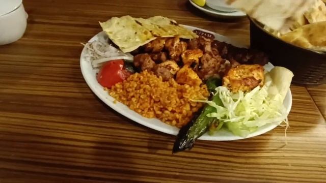 Vlog: Food. Turkey, Istanbul. Nizam pide. В первые пробуем турецкую кухню. смотреть онлайн