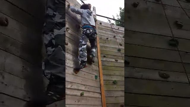 Tommy si arrampica смотреть онлайн