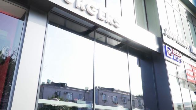 ALT 115 (фасад Street Burgers)