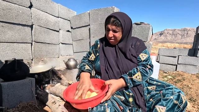 The Hard Life Of The Grandmother And Her Orphan Children In The Nomadic World: The Desert Bath