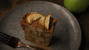 Пирог с яблоками из гречневой муки.