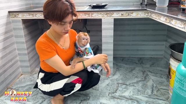 Kaka was sad because her mother scolded him unfairly смотреть онлайн