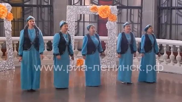 «Милэш» в честь Дня матери собрал женщин за чашечкой чая смотреть онлайн