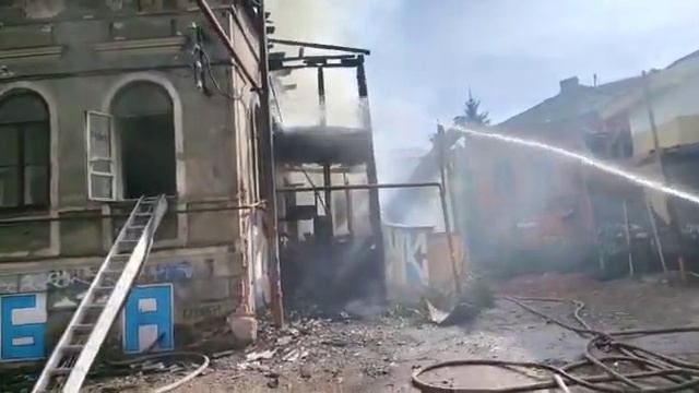 Пожар произошел в двух расселенных домах в центре Нижнего Новгорода смотреть онлайн