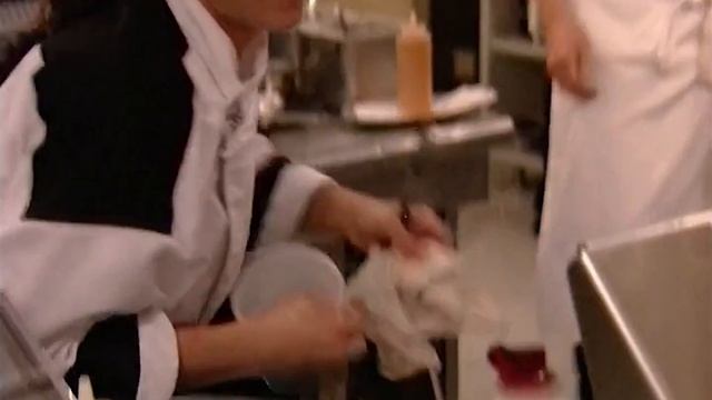 Hell's Kitchen - Season 2, Episode 8 [S02E08] смотреть онлайн