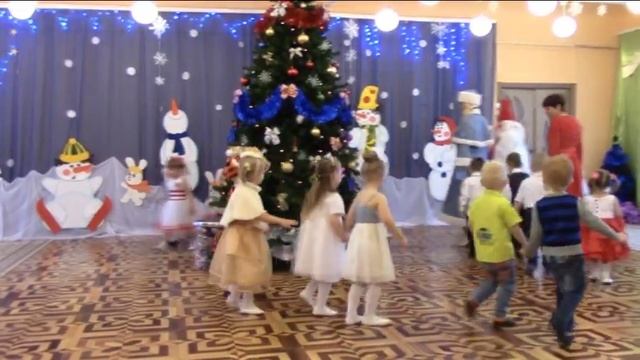 "У елочки в гостях" смотреть онлайн