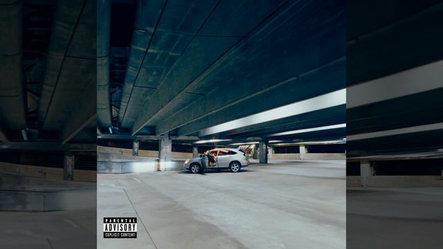 I'm in the Parking Garage w the Door Open смотреть онлайн