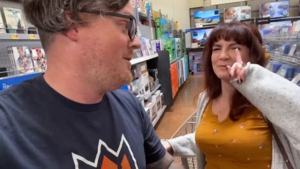 Family Thrifting & Running Errands Throughout Clermont Florida | Gremlins, Minnie Ears, & Movies