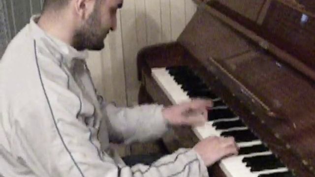 виртуоз прикалывается, шмель типа летит ))) смотреть онлайн