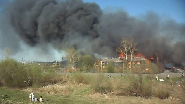 Пожар в Исакогорке на Пограничной смотреть онлайн