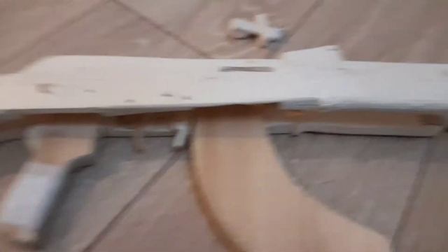 Сделал Автомат Калашникова из дерева. смотреть онлайн