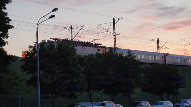 Семёрка Севастополь под ЭП20-017 по Бережковскому мосту | поезд №7 Санкт-Петербург - Севастополь смотреть онлайн