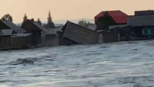 Ужас! Уносит водой дом. Нижнеудинск Иркутская область(1) смотреть онлайн
