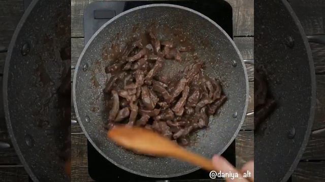 Сегодня на ужин у нас мясо по-китайски с брокколи 🥩🥦😋 смотреть онлайн