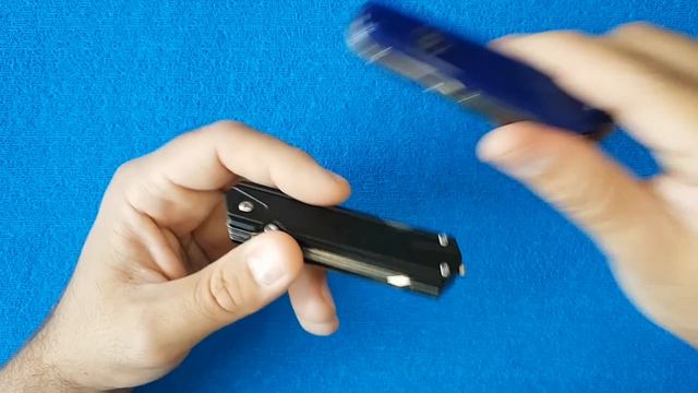 Sanrenmu SRM 7117 A Escena: Multiusos Compacta Con Detalles Interesantes.