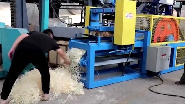 Испытание древошёрстного станка для изготовления тонкой древесной стружки смотреть онлайн
