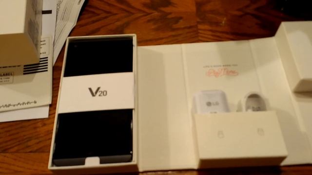 LG V20 (T-Mobile variant) Unboxing смотреть онлайн
