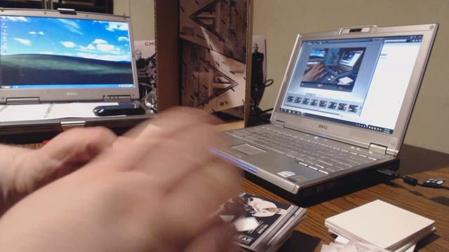 Sneakylittlehobbitses 11-12 Titanium Hockey Case Break #15 - Video 2 смотреть онлайн
