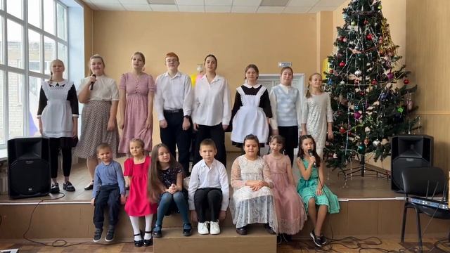 «Новогодние игрушки» ансамбль Соловушка и театр эстрадной песни Мелодия смотреть онлайн