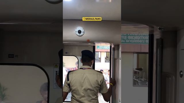 Vande Bharat 🇮🇳 Automatic doors @MSRAILFANS #indianrailways #locopilot #assistantlocopilot #india смотреть онлайн