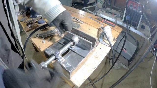 тиски своими руками для сверлильной стойки смотреть онлайн