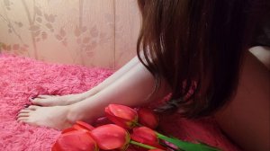 АСМР Массаж ног. Неразборчивый шепот  foot massage asmr