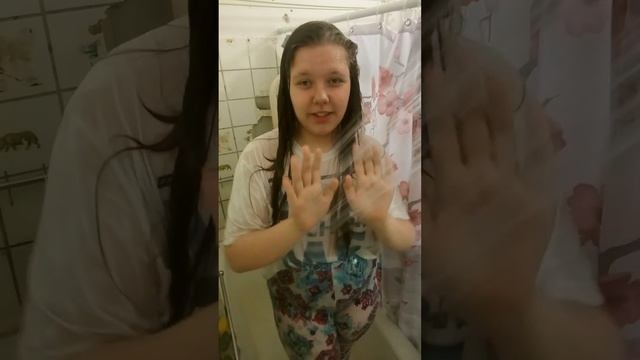 Купаюсь в одежде смотреть онлайн