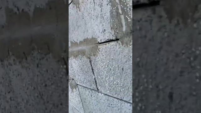 Одноэтажный дом из полистиролбетона со скрытыми колоннами и поясами. смотреть онлайн