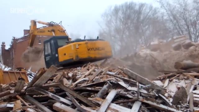 Продолжается снос зданий Октябрьского городка в Казани смотреть онлайн