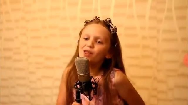 В 8 лет так петь?! Нет, это не возможно смотреть онлайн