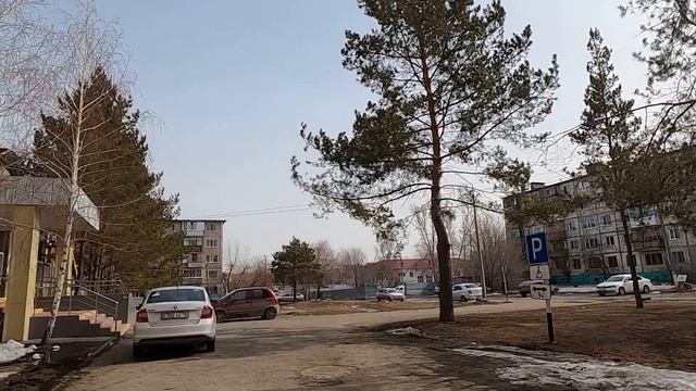 Костанай Прогулки по весеннему городу Идём к дому Маяковского 117 смотреть онлайн