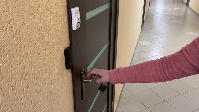 Быстрое открытие двери благодаря бинарному поиску смотреть онлайн