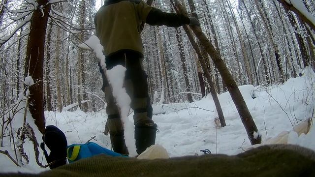 Как сделать БУШКРАФТ КРЕСЛО своими руками из ТРЁХ БРЁВЕН и МЕШКА! В ЛЕСУ в -20 смотреть онлайн