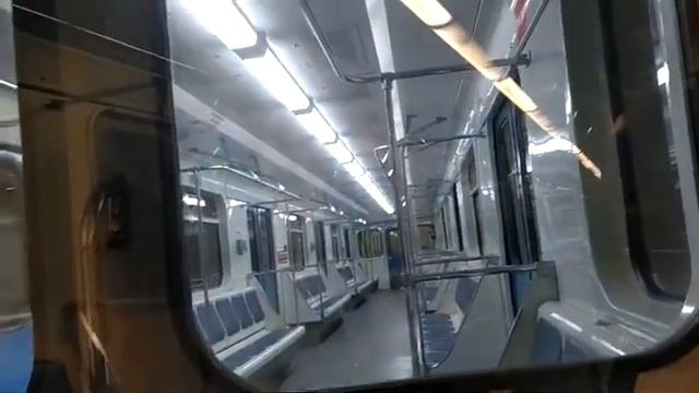Пустые вагоны метро .empty wagons смотреть онлайн