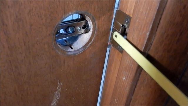 Door Latch Stuck Closed смотреть онлайн