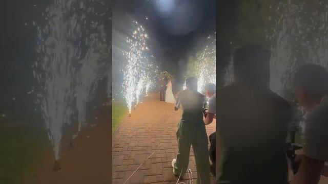 Дорожка из фонтанов , вспышки, трилистники, вспышки веером, Ближняя дача 30.08.24 смотреть онлайн